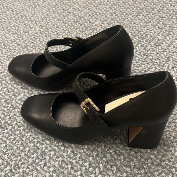 Black heeled Mary Jane’s with a gold buckle - Picture 3 of 6